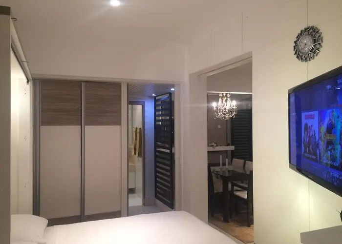 Top Floor With Balcony In Copacabana