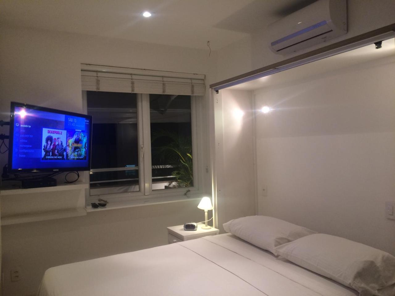 Floor With Balcony In Copacabana * Río de Janeiro