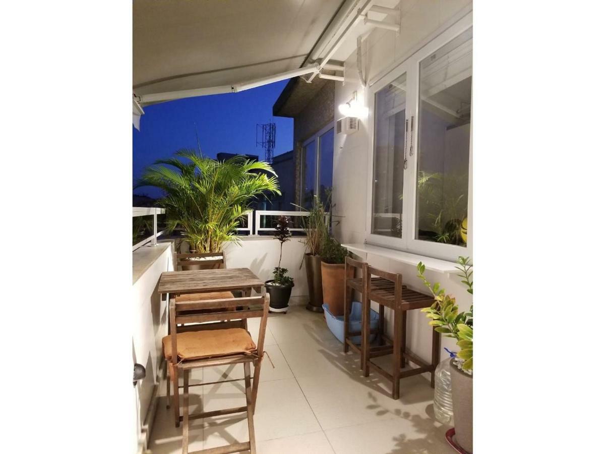 Floor With Balcony In Copacabana Apartamento